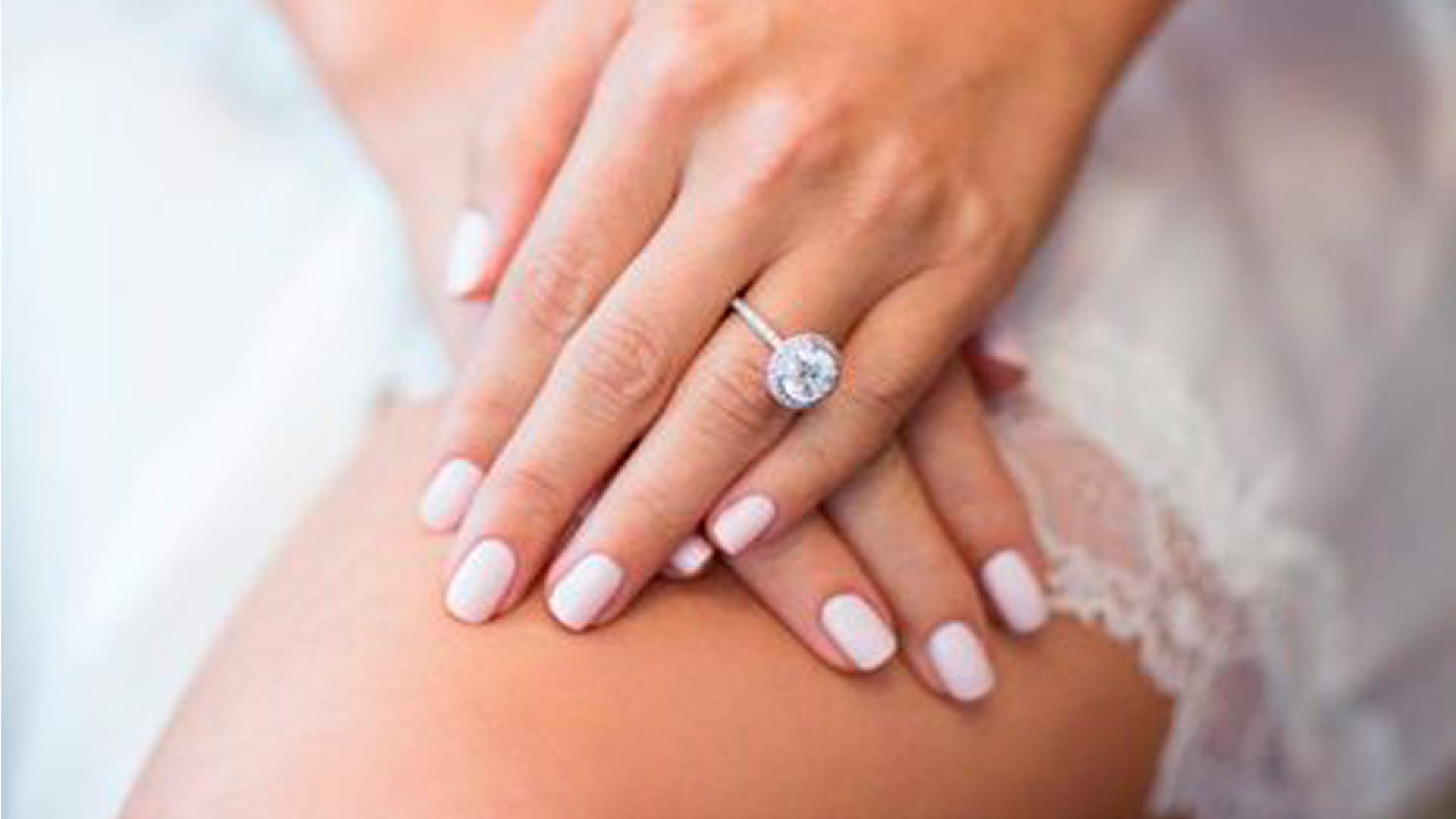 Tips para elegir el color de uñas para tu boda